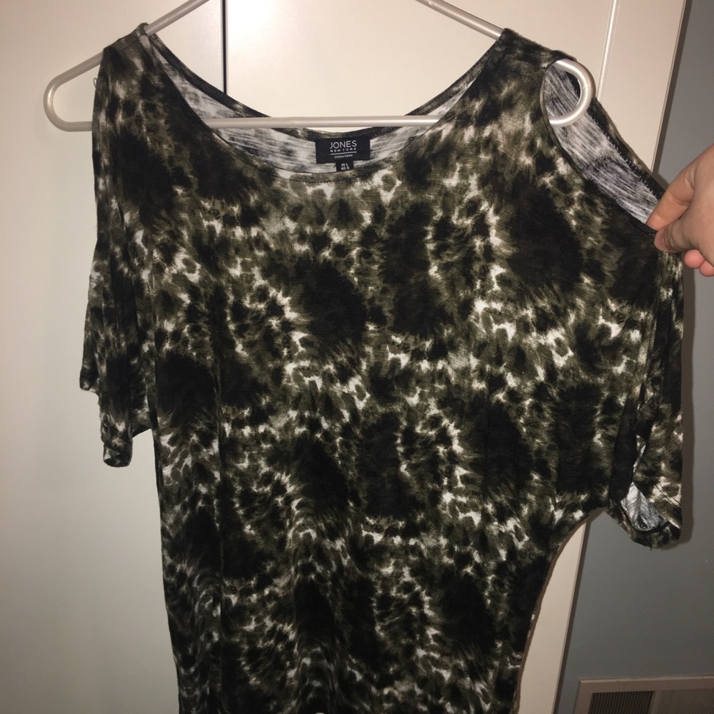 Cold shoulder Jones New York Green mixed blouse
